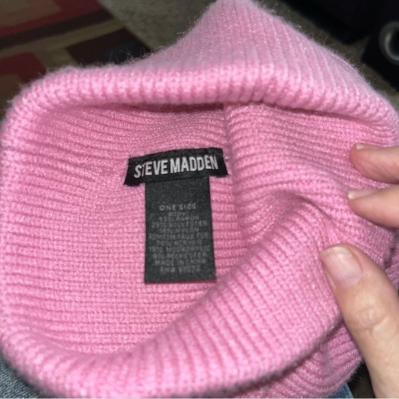 Pink Steve Madden Winter Knit Hat With Pom Pom - Picture 4 of 5